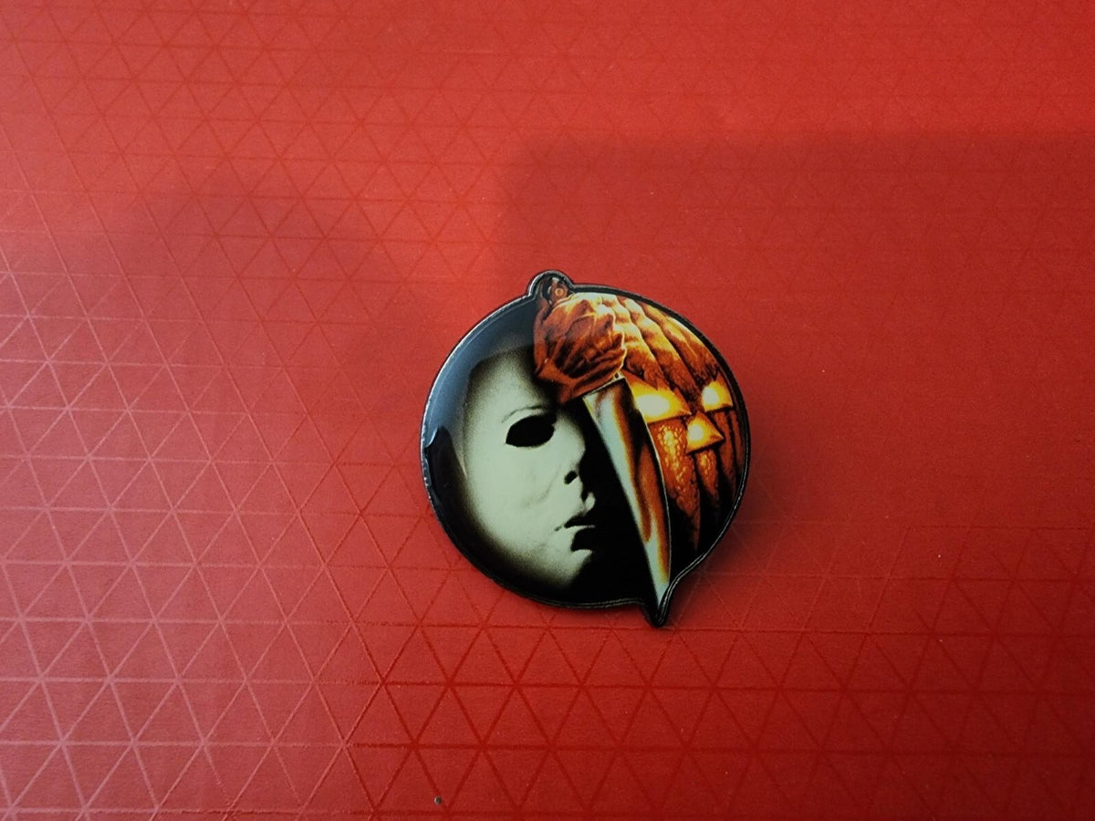 Michael Meyers Halloween LOOTCRATE Pinback Slasher Icon Pin Horror Spooky Brooch