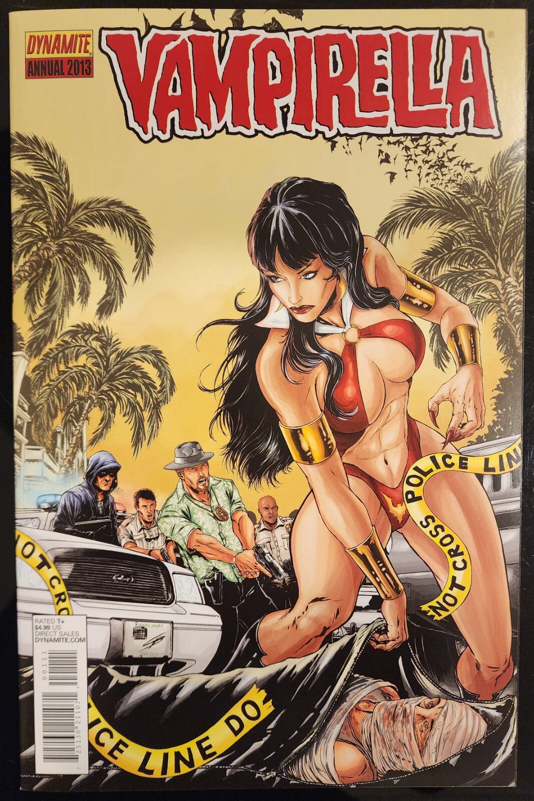 Vampirella Annual #2013 (Dynamite Entertainment January 2014)